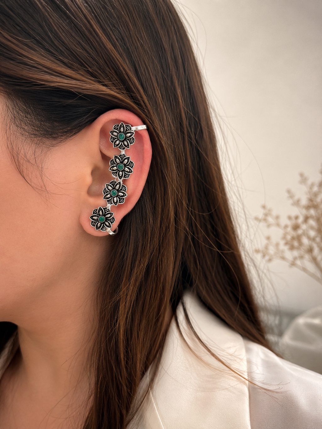 Iha earcuff