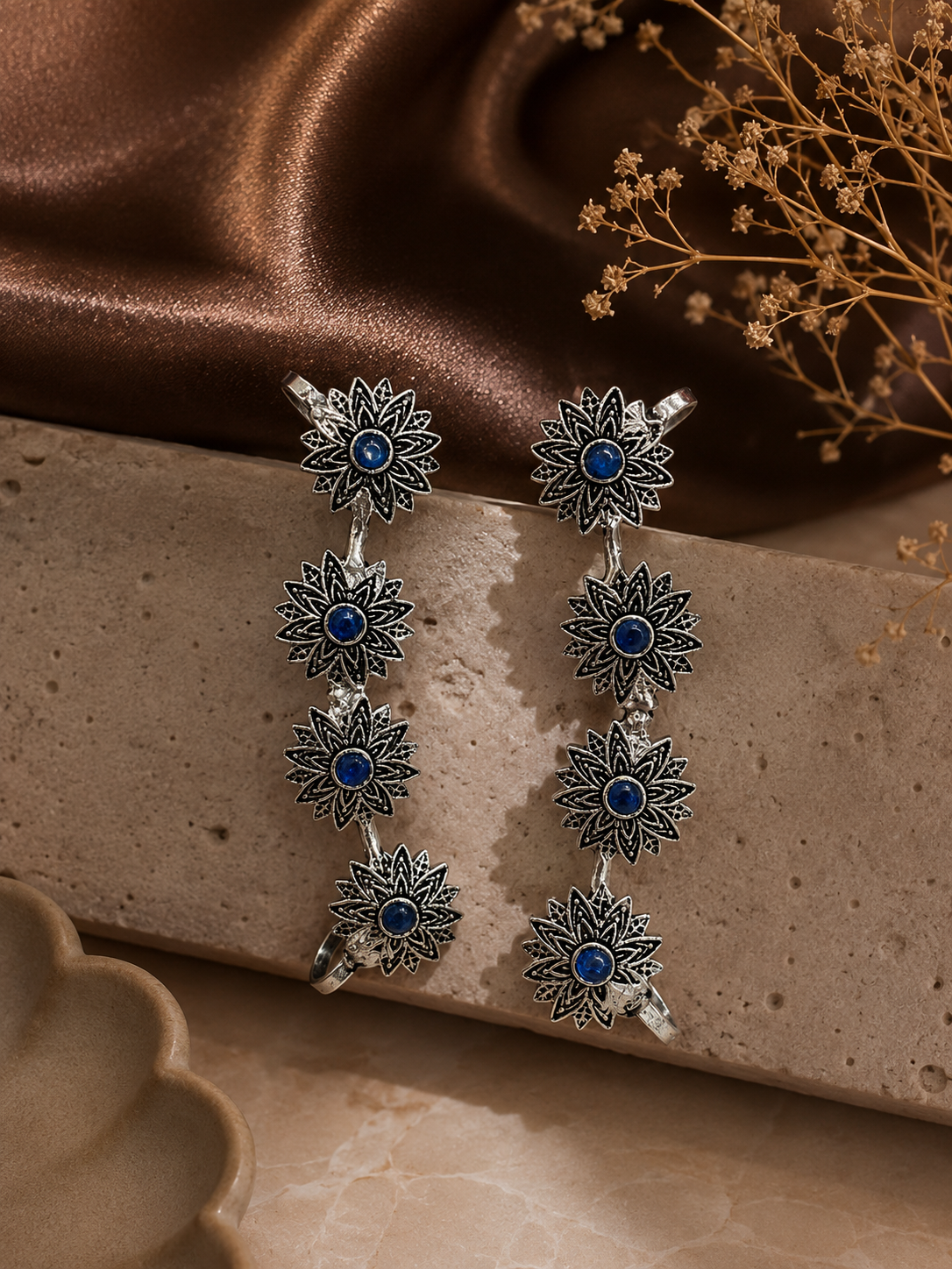 Iha earcuff
